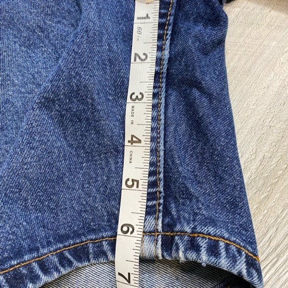 Vintage Levi’s High Waist Mom Shorts - Picture 4 of 5